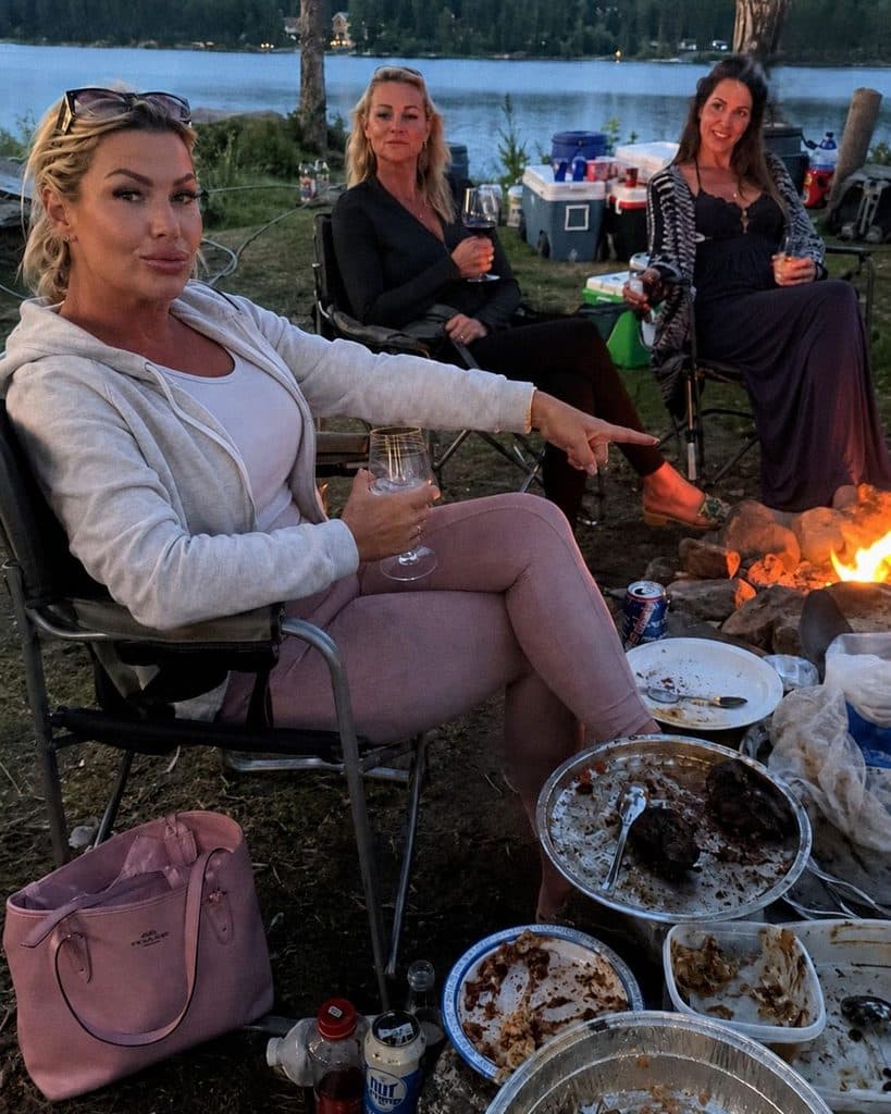 My Stepmom Invited Me on a Girls’ Campout Just to Make Me Cook and Clean for Her Friends – She Had N0 Idea Karma Was Coming for Her