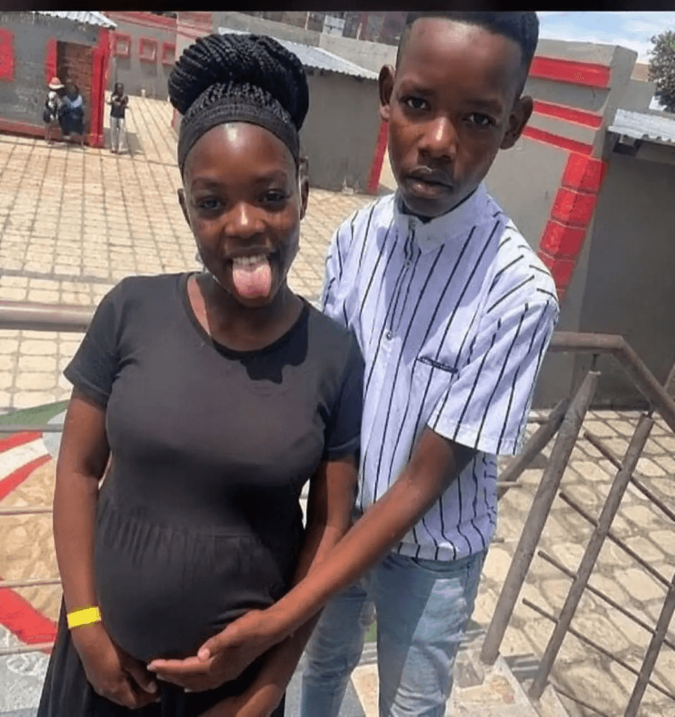 Back in 2010, She Became a Mother at Just 12 Years Old While He Became a Father at 15… But Wait Until You See What the Youngest Parents and Their Son Look Like Today