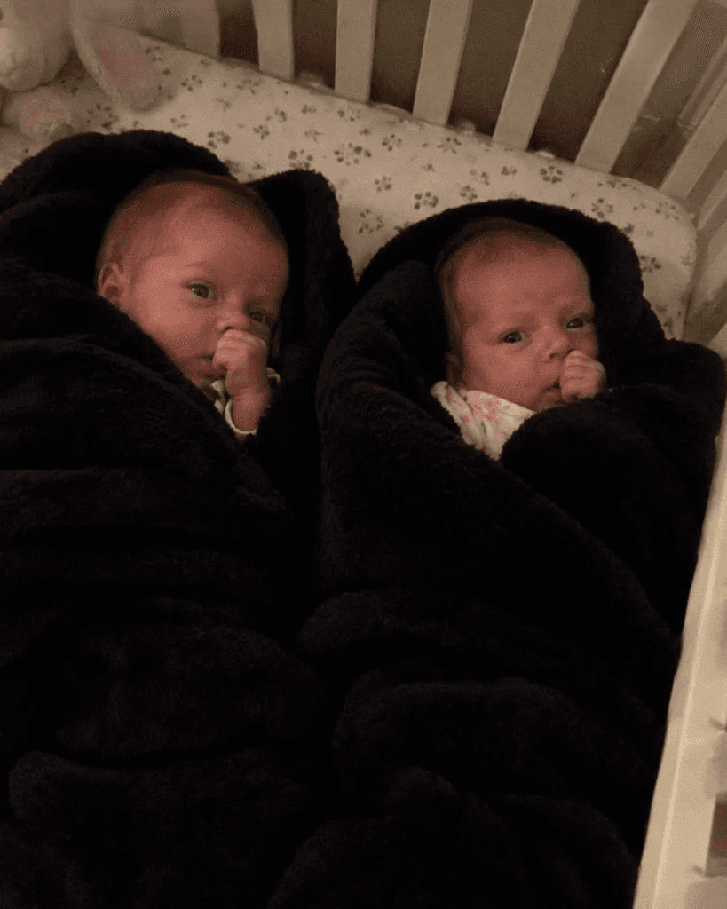 Woman Gave Birth to Twins The Next Morning, Tw0 Black Baby Blankets Arrived, and Her 82-Year-0ld Grandmother Burst Int0 Tears